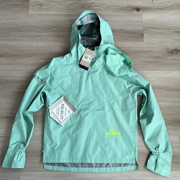 Nike women GORE-TEX INFINIUM ™ Trail Running Jacket - Picture 4 of 10